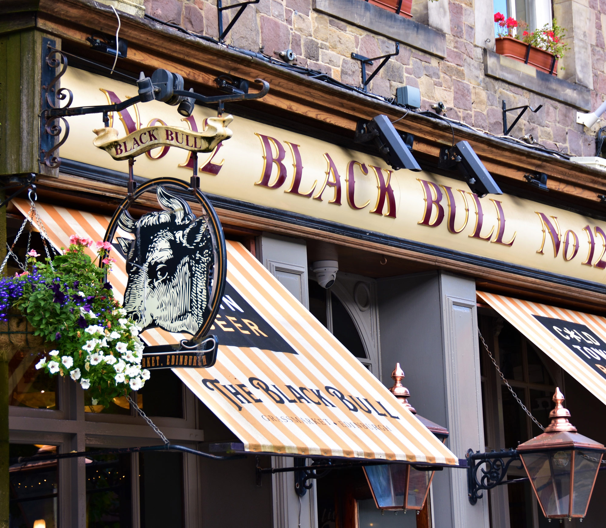 The Black Bull Sports Bar in Edinburgh